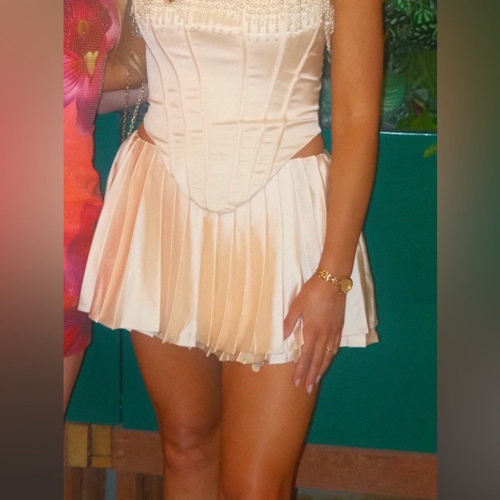 House of CB EMIRA Ivory Pleated Mini Skirt - Picture 3 of 6